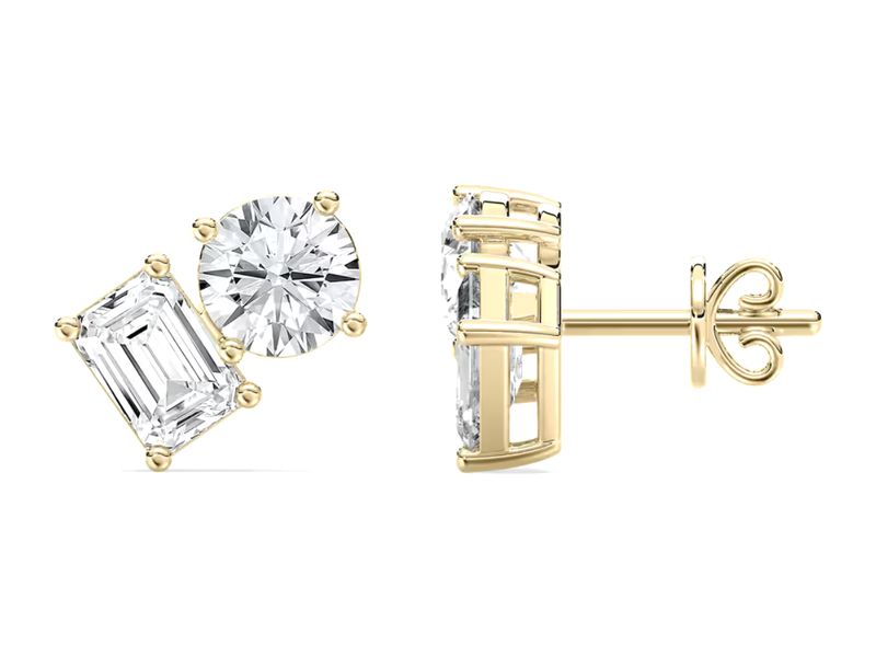 Emerald & Round Toi et Moi Studs in yellow gold, side view
