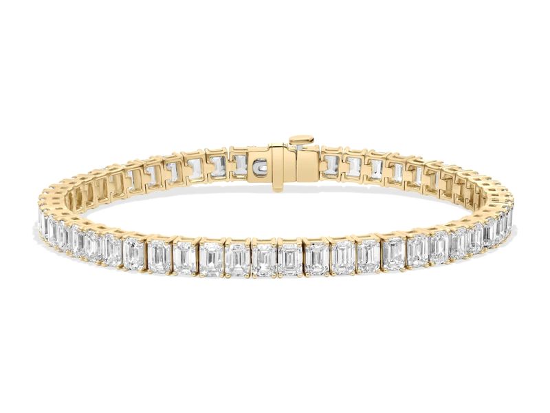 Emerald-Cut Tennis Bracelet in yellow gold