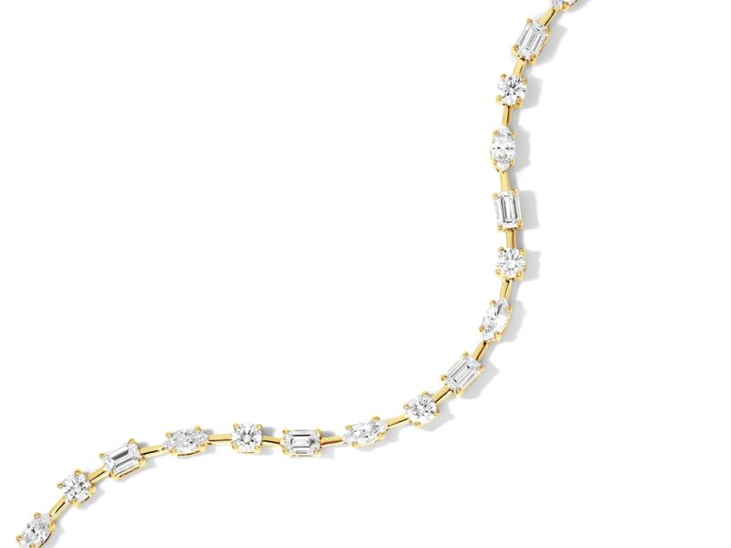 Mixed-Shape Station Bracelet in yellow gold, close-up