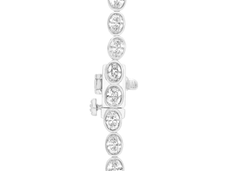 Oval Bezel Tennis Necklace in white gold, clasp close-up