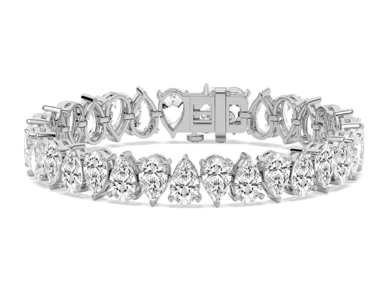 Alternating Pear Tennis Bracelet in white gold