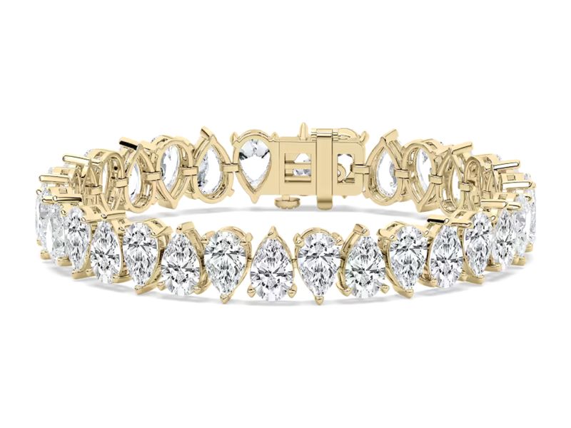Alternating Pear Tennis Bracelet in yellow gold